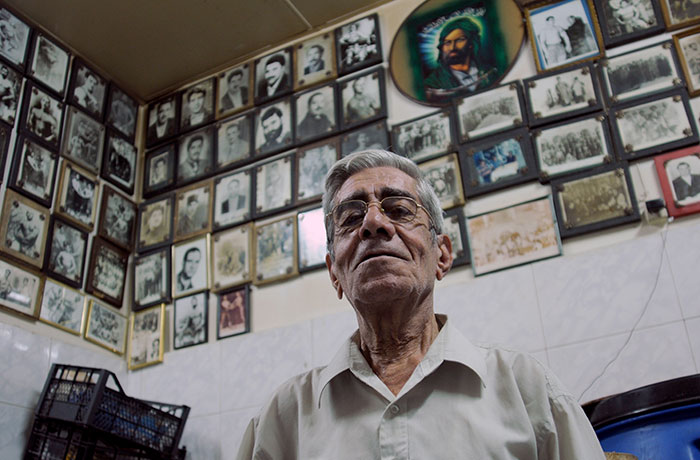 دستِ به خیر داشت و سوگ و سور مردم را سنگین میگرفت! دستِ به خیر داشت و سوگ و سور مردم را سنگین میگرفت!