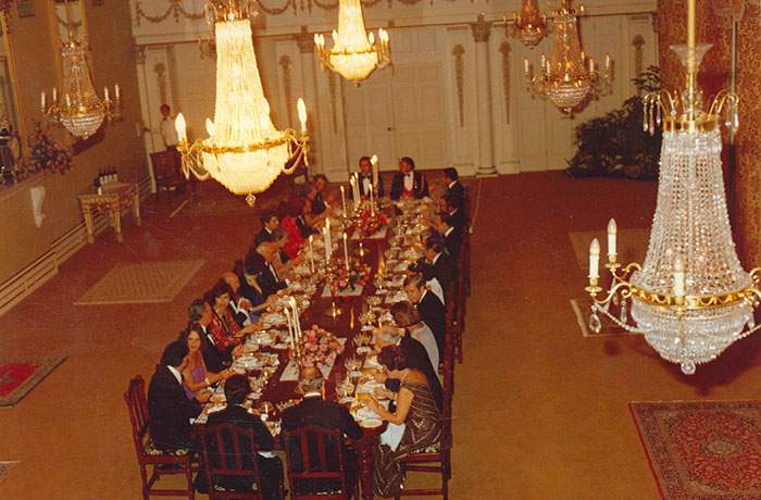 چگونه الیگارشی اقتصادی شکل گرفت؟ چگونه الیگارشی اقتصادی شکل گرفت؟