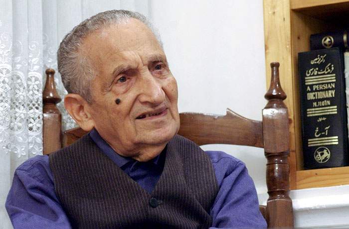 میرزا خائنین را میشناخت، اما امید داشت که اصلاح شوند! میرزا خائنین را میشناخت، اما امید داشت که اصلاح شوند!