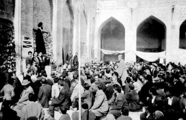 یاران او در مسجد جامع، شعبان جعفری و اطرافیانش را فراری دادند!