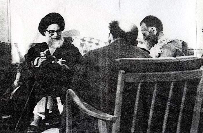 در برابر تهدید ارتش گفت: «من هیچ واهمهای ندارم!» در برابر تهدید ارتش گفت: «من هیچ واهمهای ندارم!»