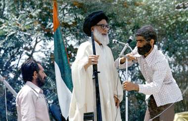 حتی برای پاسخگویی به پرسش‌های منافقین، مدت‌ها وقت می‌گذاشتند!