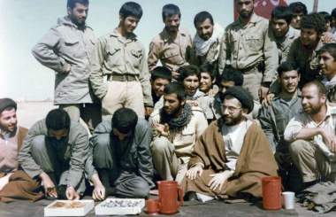 آیتالله حاج سیدعلی شفیعی در دوران دفاع مقدس، در آینه تصاویر آیتالله حاج سیدعلی شفیعی در دوران دفاع مقدس، در آینه تصاویر