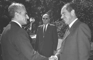 وقتی ترازوی سیاست خارجی کج شد